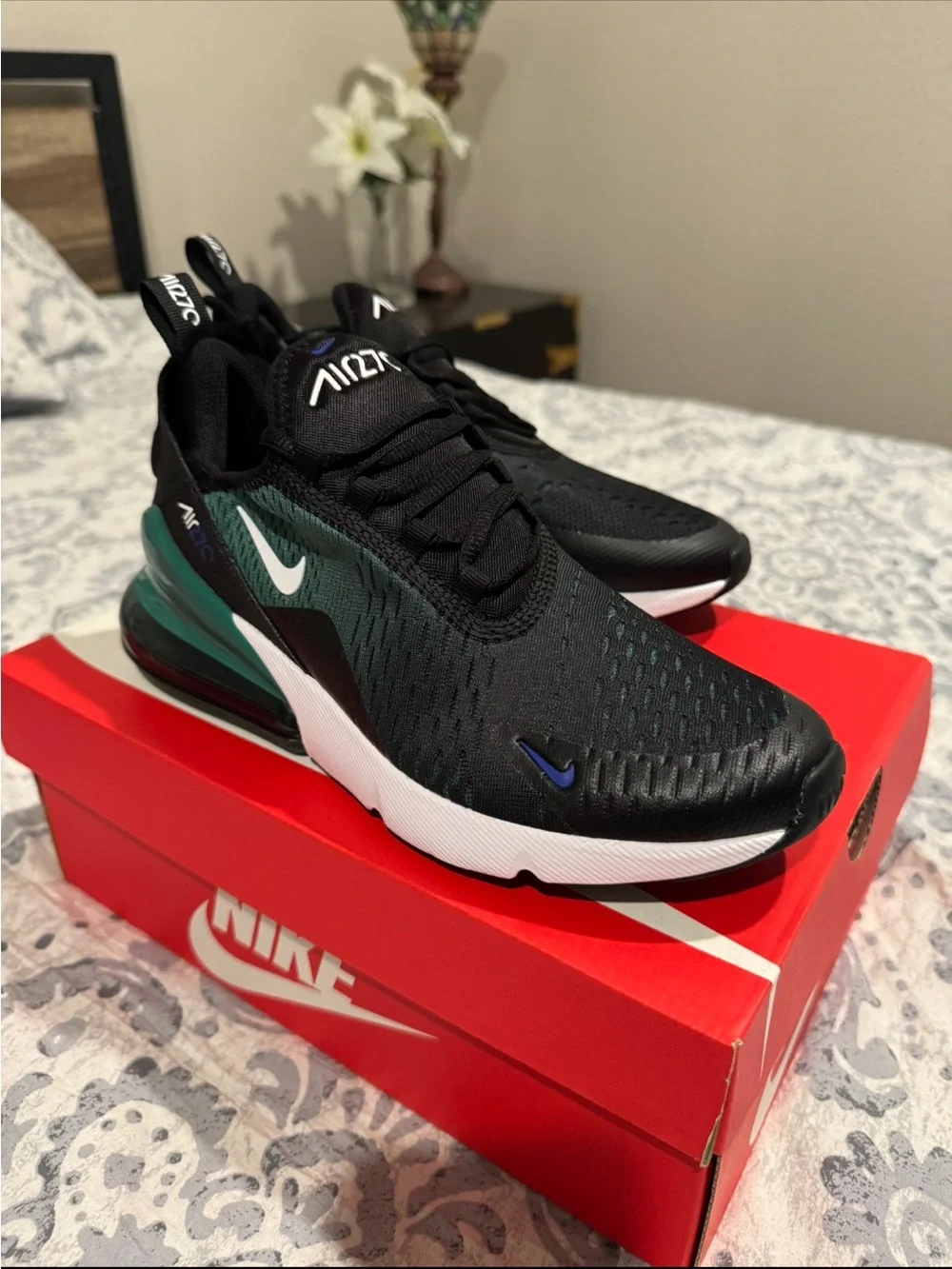 Brand new Nike Air Max 270 Running Shoes Black green 5.5Y youth or 7 womens